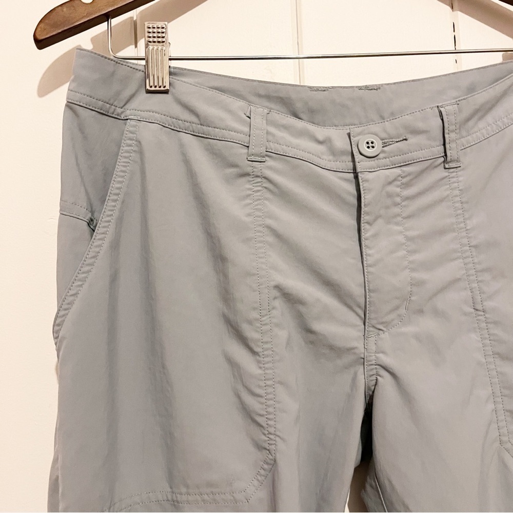 Patagonia Grey Cropped Hiking Pants. Size 6.